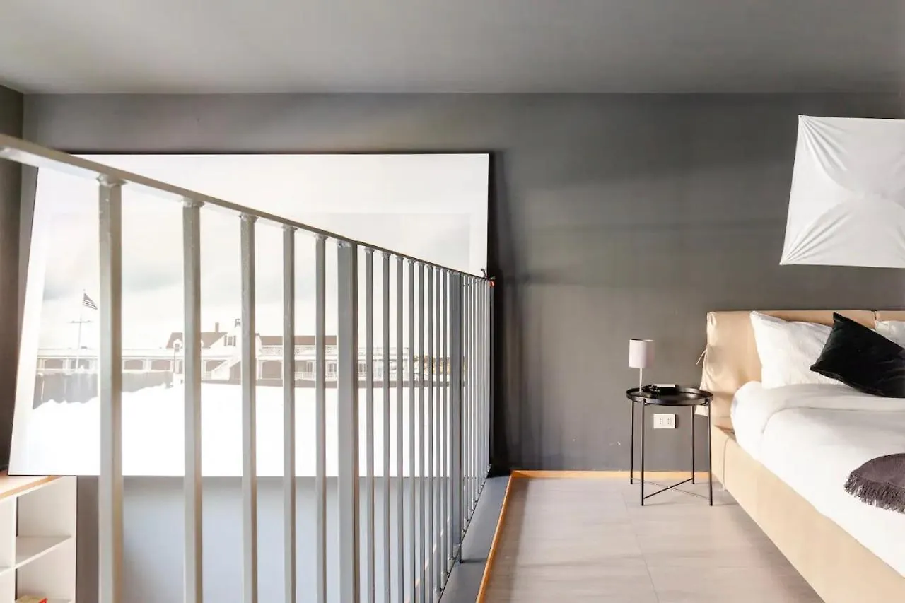 Apartment Design Spacious Loft In Navigli - Hosted By Sweetstay Milan