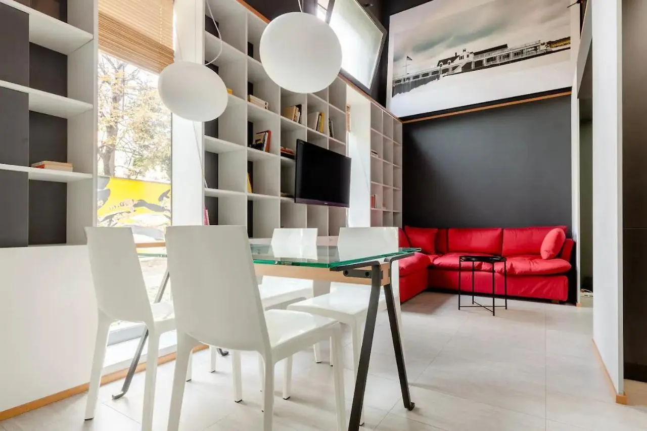 Apartment Design Spacious Loft In Navigli - Hosted By Sweetstay Milan Italy